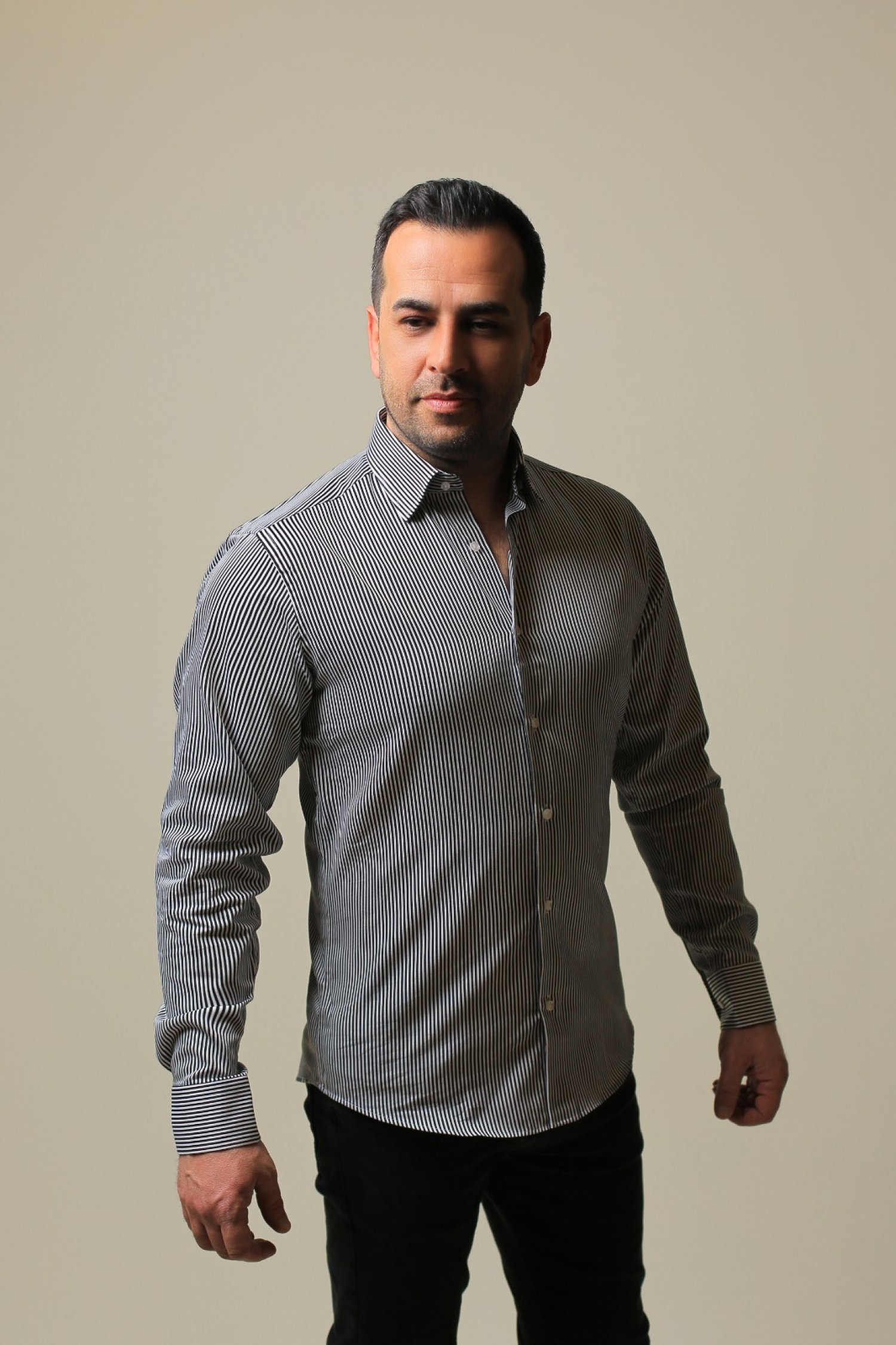 % 100 Pamuk Saten Siyah İnce Çizgili Slim Fit Gömlek - S DBC1