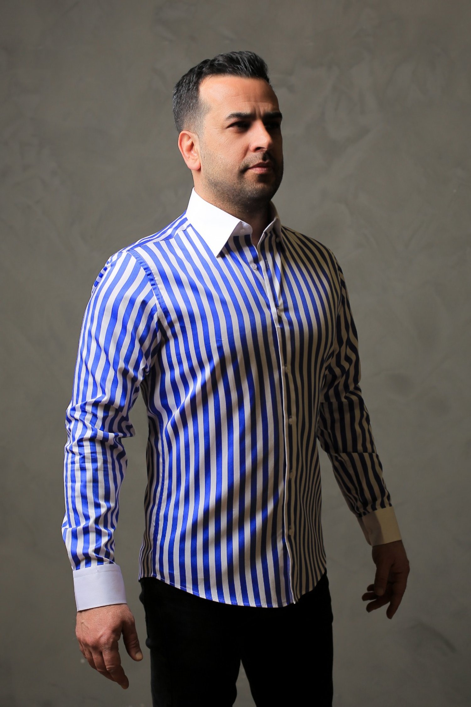 %100 Pamuk Saten Manşet Mavi Çizgili Slim Fit Gömlek  - XL OVIL